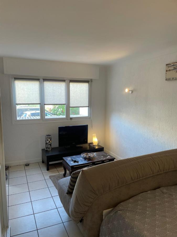 Grand Studio 7 Minutes De La Plage Et Climatise Sur Juan Les Pins Antibes Exterior photo